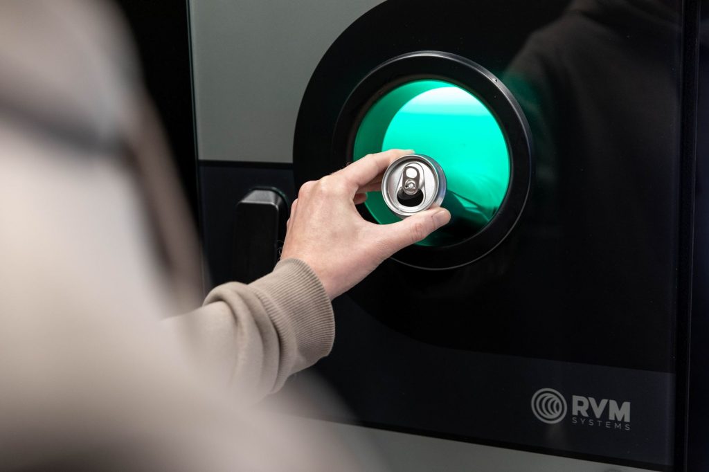 Innowacyjne partnerstwo COMP i&nbsp;RVM Systems wspiera detalistów w&nbsp;obliczu systemu kaucyjnego